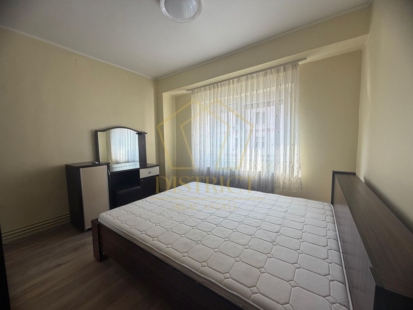 Apartament decomandat cu 5 camere si 2 bai, etaj 2 | Buziasului - Poză 6