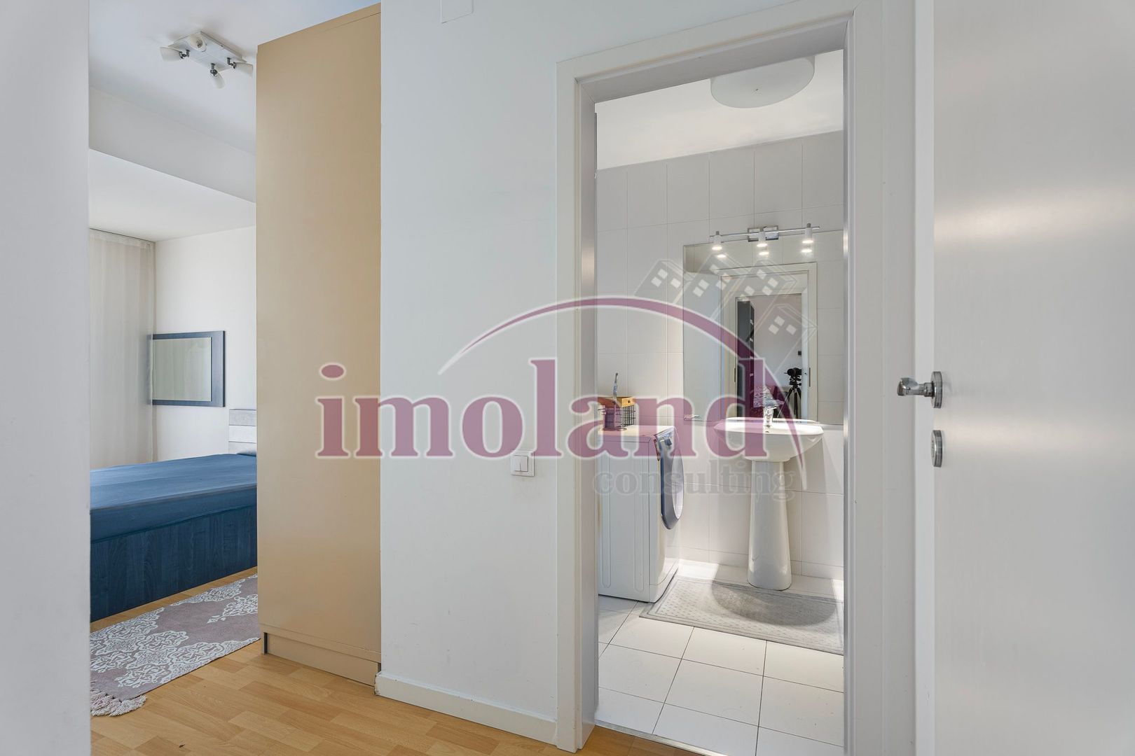 Vanzare - Apartament 3 camere- ULTRACENTRAL - Complex Delea Veche 24 - Poză 9