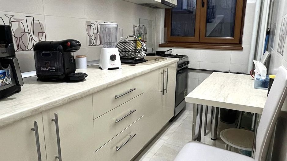 Apartament 2 camere, semidecomandat, zona Dacia, etaj 3 4, renovat, mobilat și utilat - Poză 9