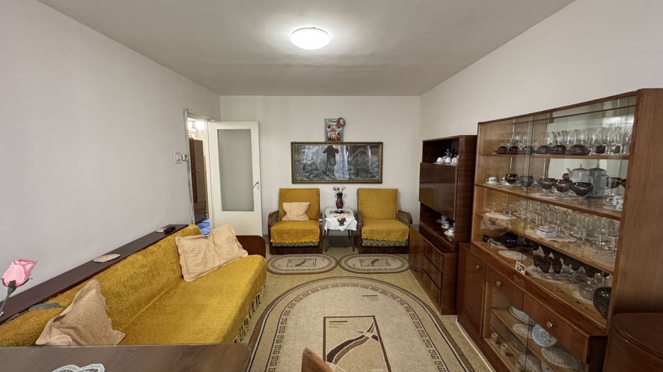 Apartament decomandat cu 3 camere in Centrul Civic, strada Mihai Viteazul - Poză 3
