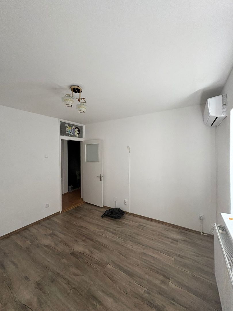 De inchiriat apartament cu 2 camere nemobilat, I. C. Frimu, etaj 3, 300 Eur - Poză 6