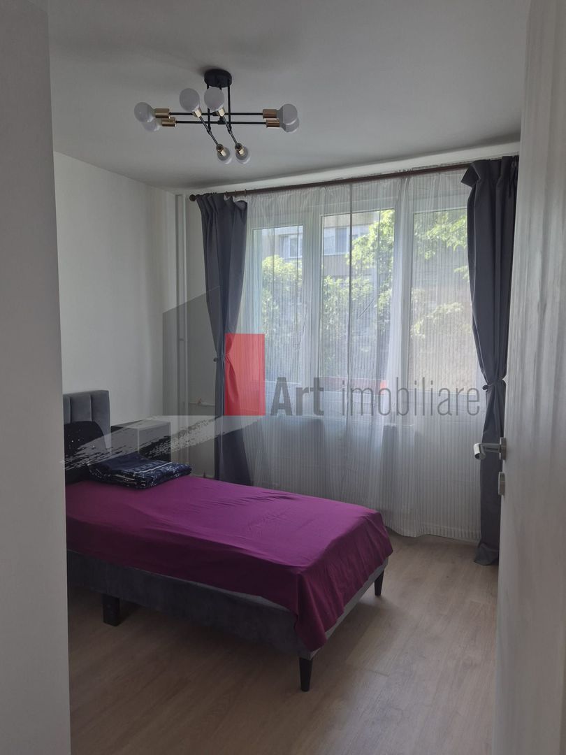 Inchiriez apartament 4 camere, complet renovat, - Poză 10