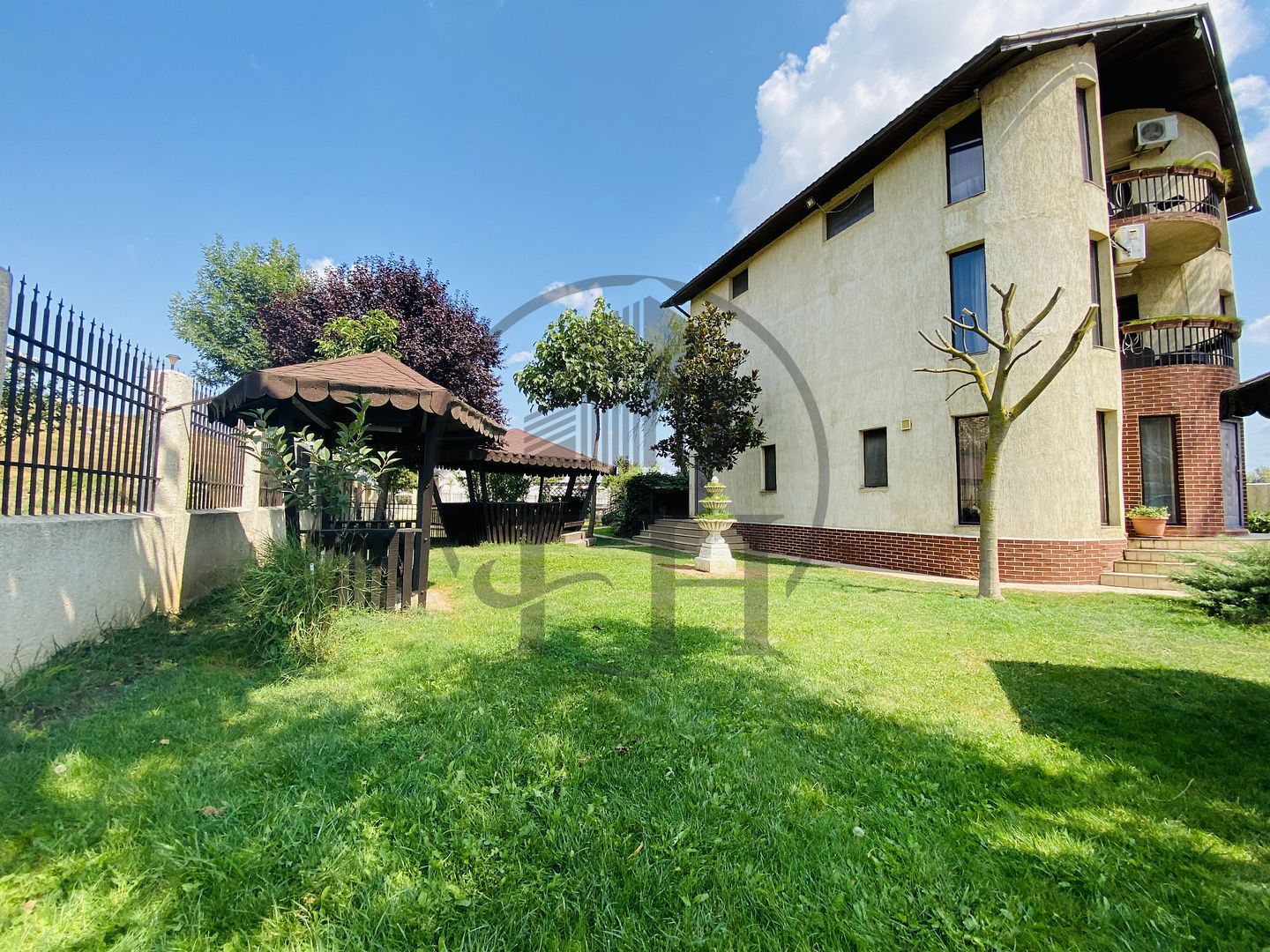 SOLD/ VANDUT Vila cu teren in Valu lui Traian - Poză 4