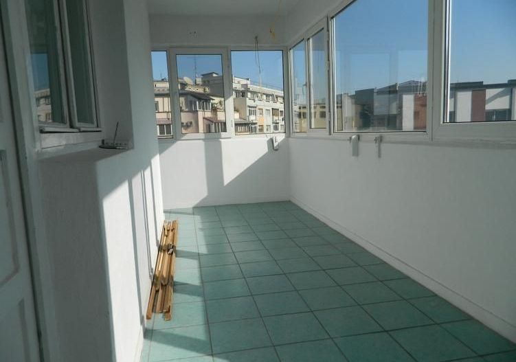 Apartament lux, zona Piata Victoriei, 4 camere , 2 bai, centrala termica  terasa - Poză 13