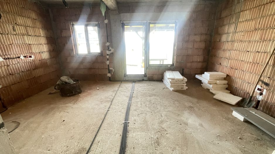 Casă la roșu, 3 dormitoare, teren 340 mp – Moșnița Nouă, lângă Kaufland - Poză 7