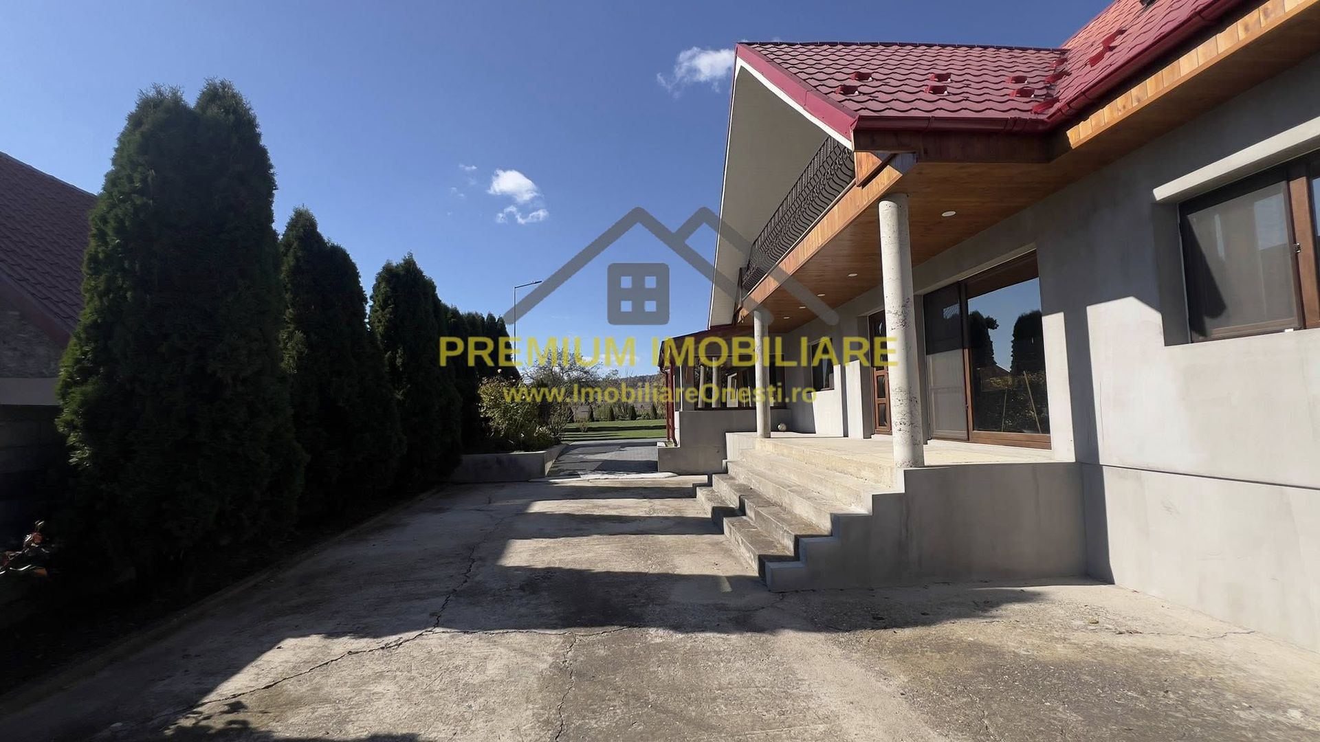 Casa de vanzare la 13 km de Onesti - Poză 1