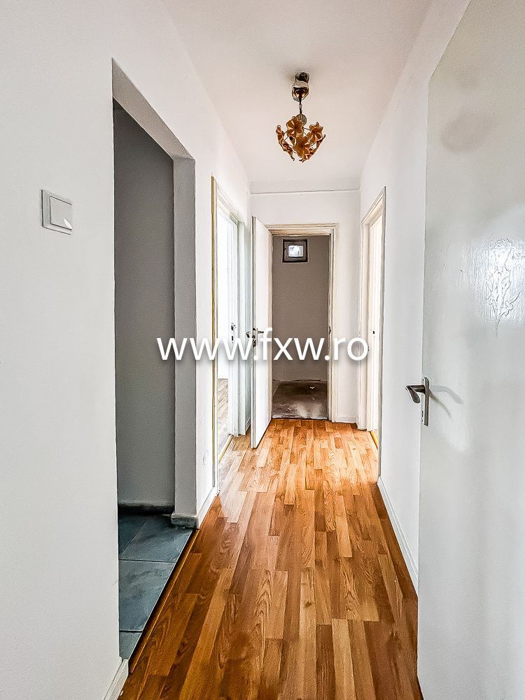 Apartament cu 3 camere, cu balcon la fiecare cameră,  zonă excelentă - Poză 6