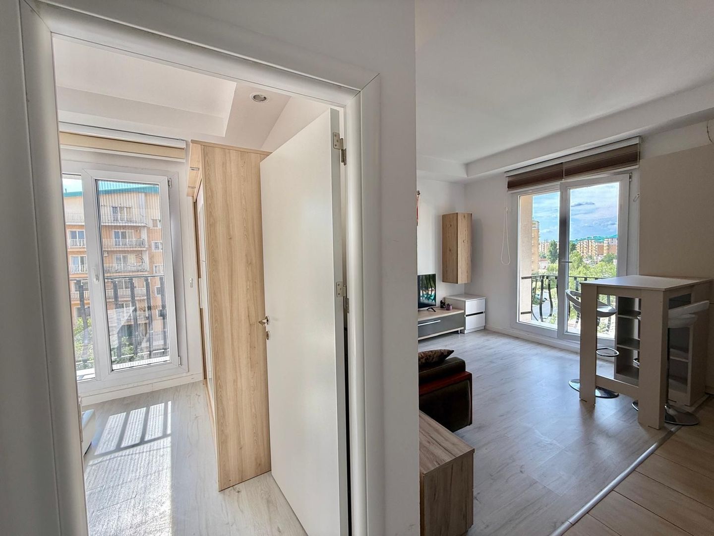 COSMOPOLIS - Apartament cu 2 camere tip studio, mobilat si utilat. - Poză 5