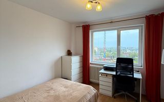 De vânzare 4 camere, spațios, 2 băi, 2 balcoane, lângă Mega Mall - Poză 2