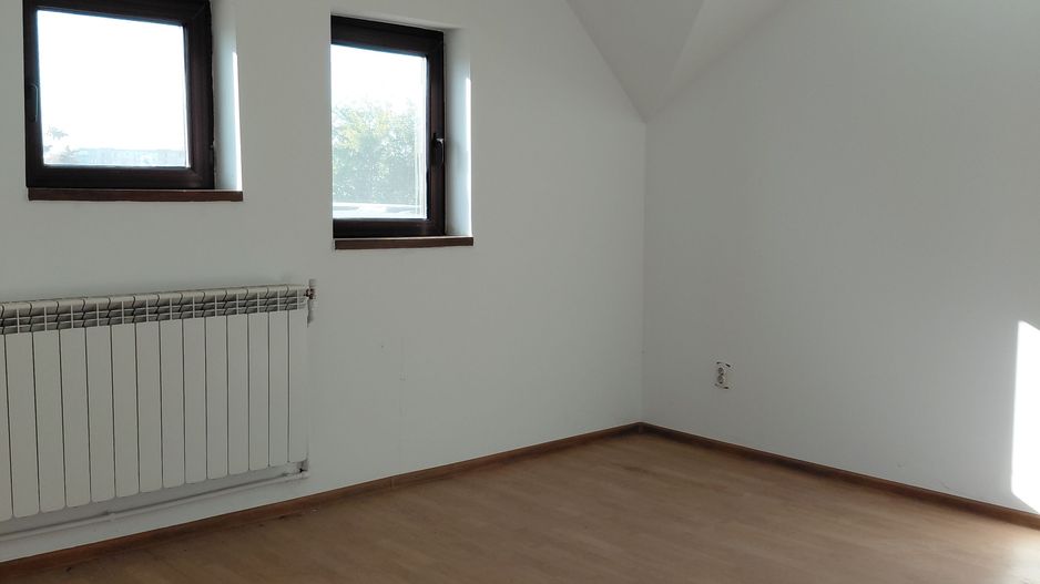 De vânzare – Casă D+P+2E+M în zona ultracentrală ideala pentru afacerea ta! - Poză 45