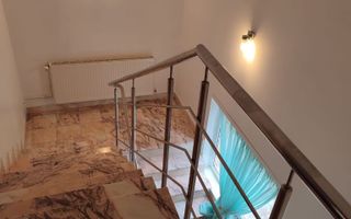 Proprietar vând vila P+E+M - Poză 13