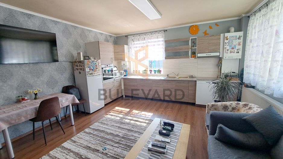 Comision 0! Casa 206 mp utili + pod 60 mp, 4 parcari, 304 mp teren - Poză 5