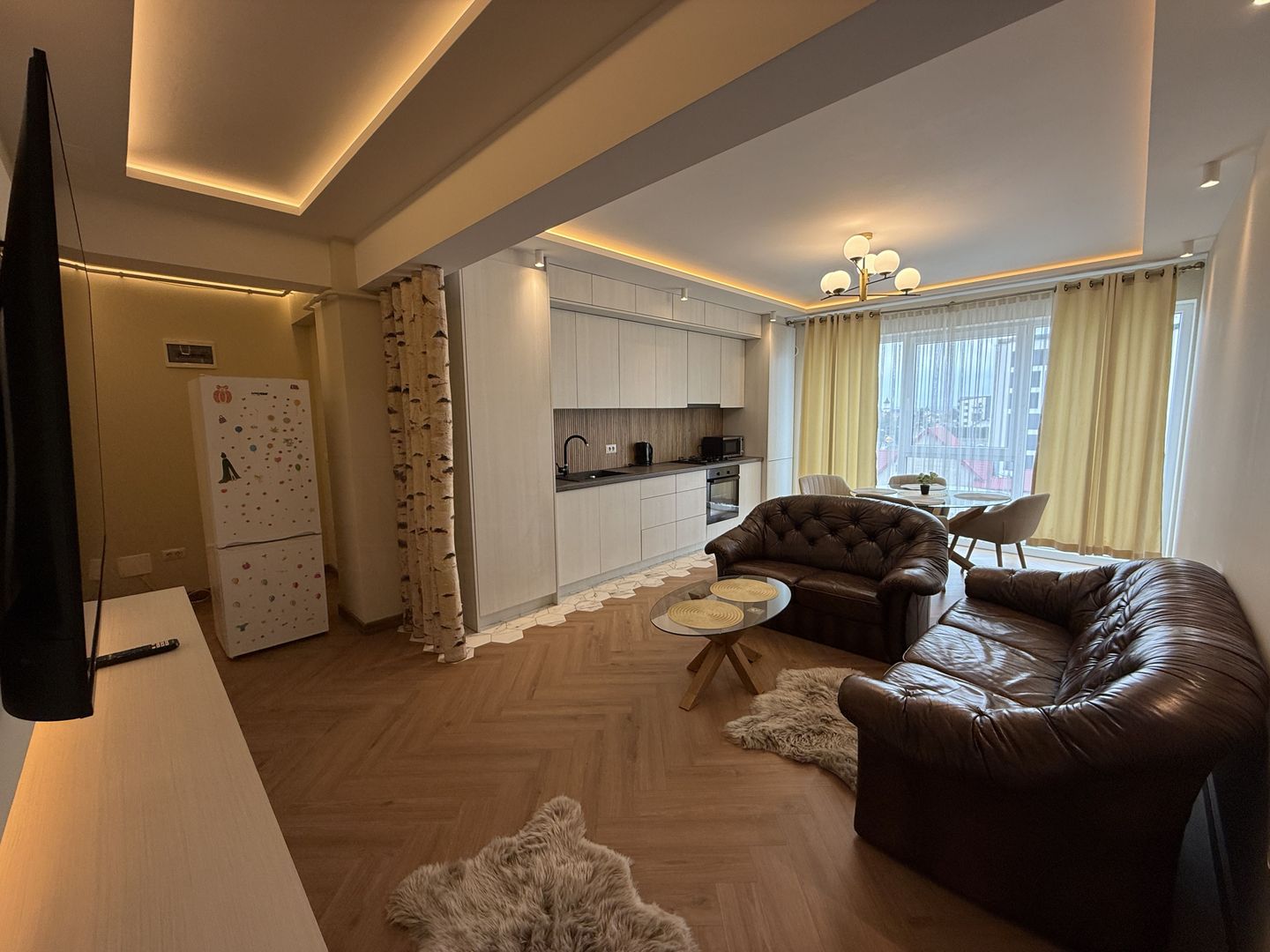 Apartament spațios și luminos cu 3 Camere I Rădăuți - Poză 2