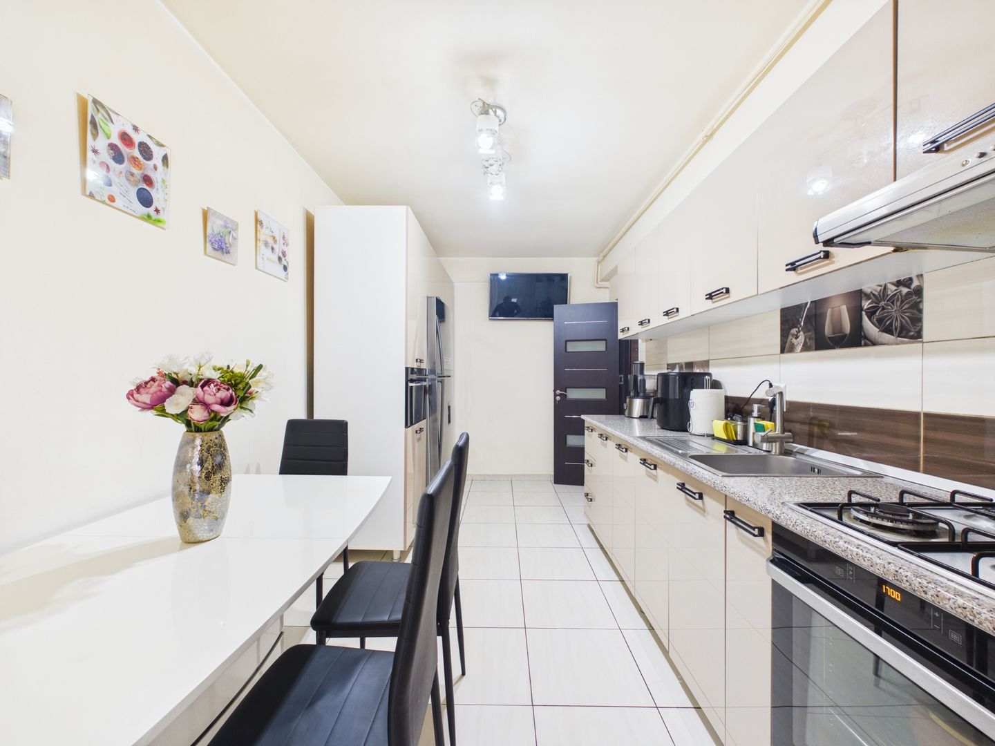 Apartament cu 2 camere cochet in zona Prelungirea Ghencea/Funigeilor - Poză 12