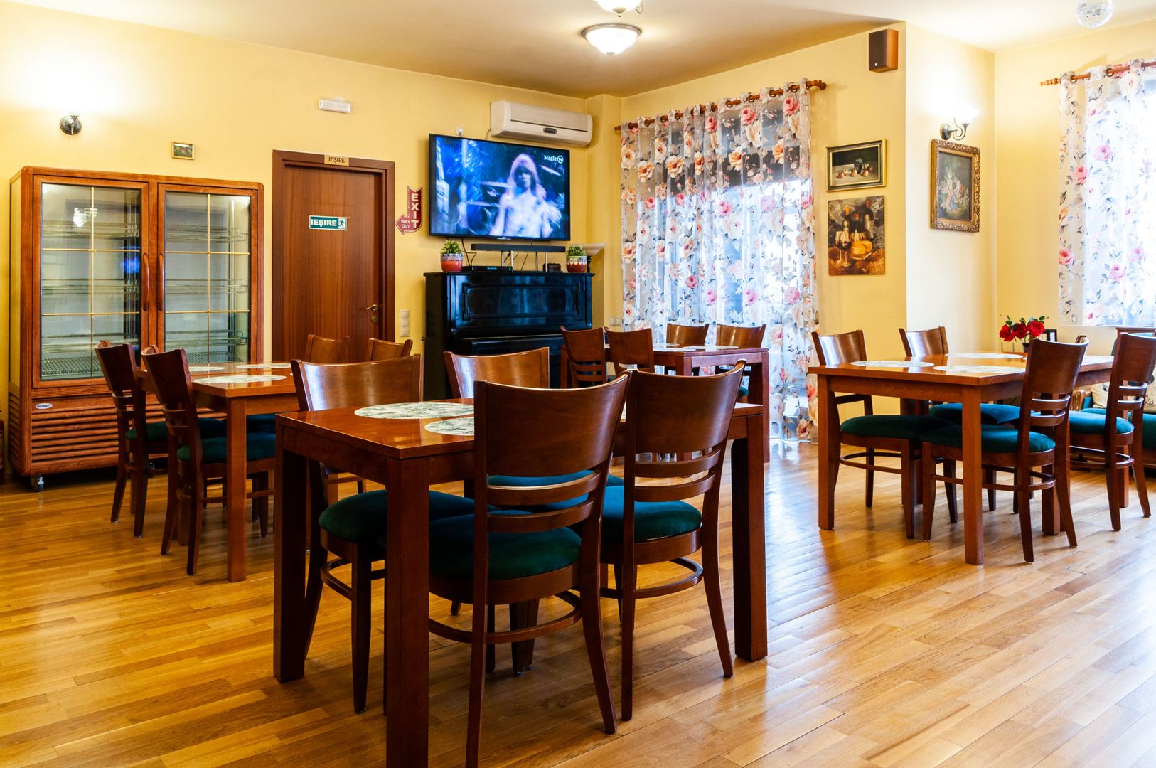 Vila 19 camere pretabila | azil batrani | gradinita | after school - Poză 2