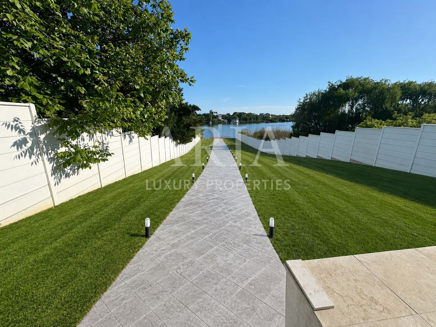 WATERFRONT VILLA | POOL - Poză 22