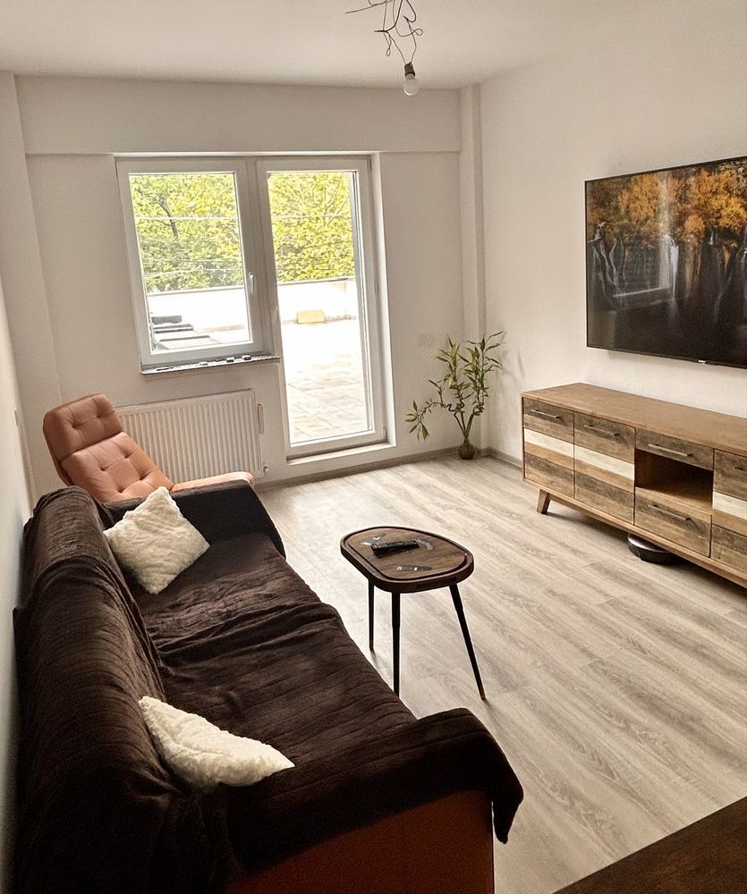 Apartament 3 camere cu terasa - Poză 1