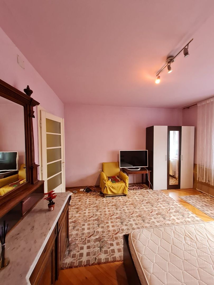 Apartament 2 camere la curte - Poză 2