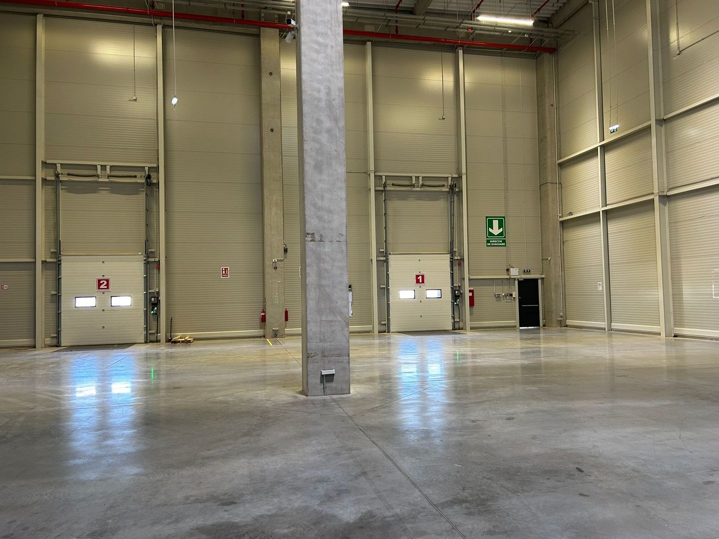 Spațiu cu rafturi pentru Logistică/Depozitare - Poză 3