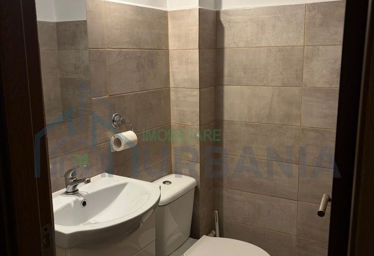 Apartament 3 camere de inchiriat, cartier Tatarasi, etaj 3/4, loc de parcare inclus - Poză 8