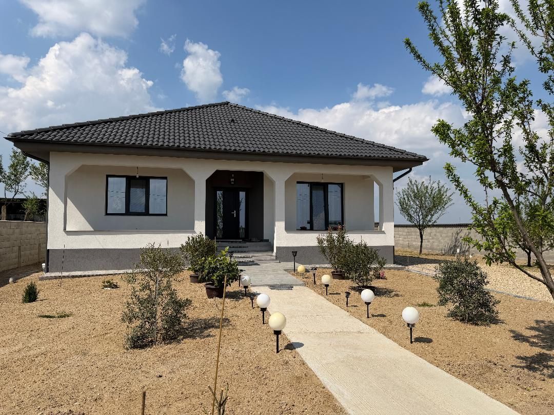 Casa noua in localitatea Carandeni - Poză 1