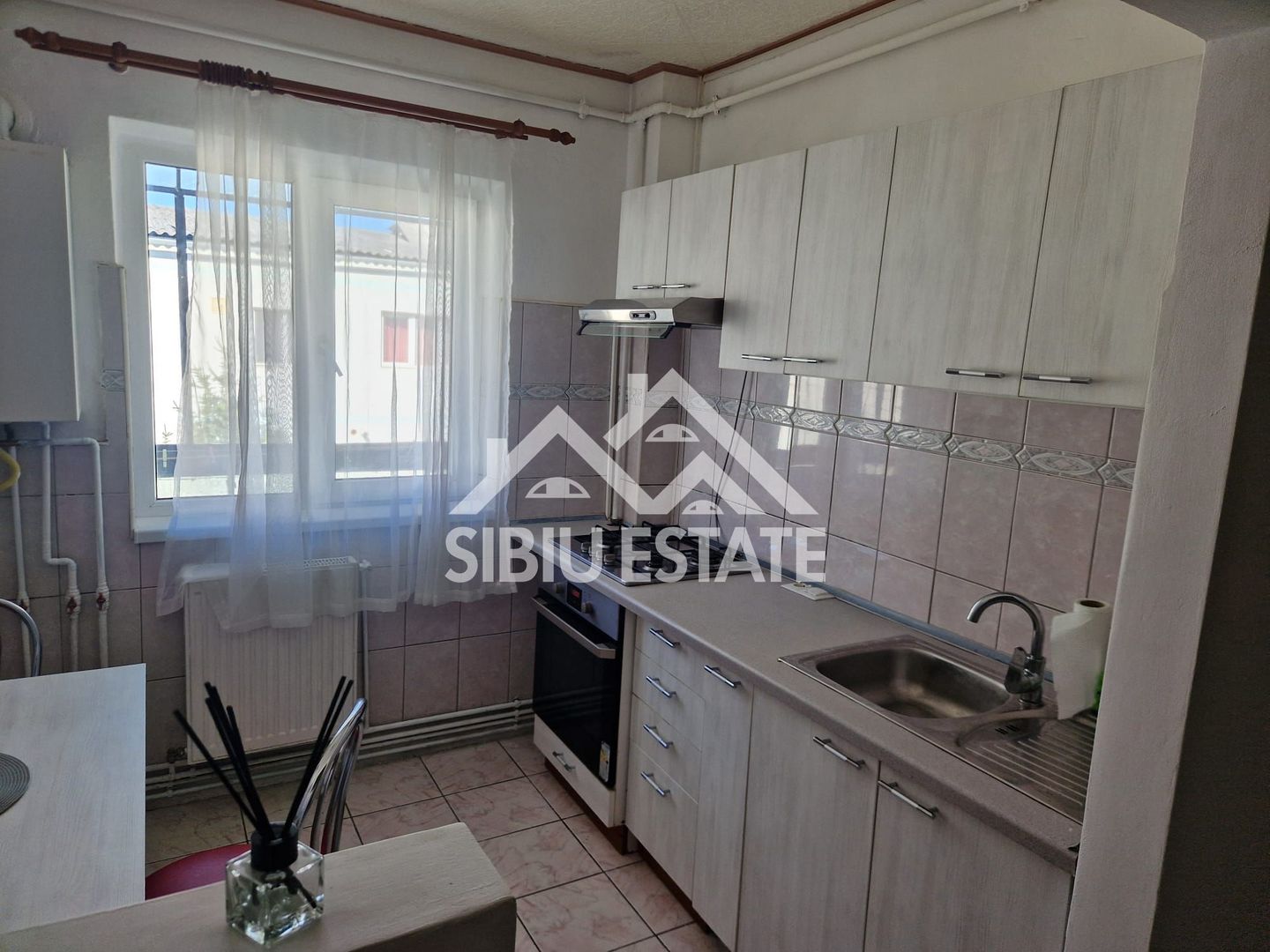 Apartament decomandat 2 camere, pivnita  Zona Siretului – Sibiu  45 mp - Poză 1