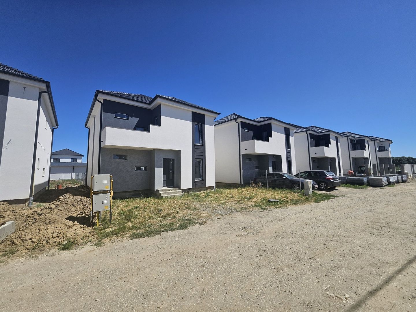 BRASADAS vinde casa NOUA individuala in cartier Grigorescu - Poză 1