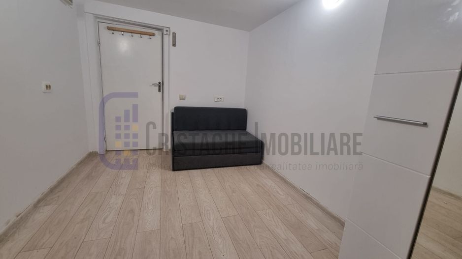 Studio 15 m², situat la mezaninul unei vile interbelice - Poză 3