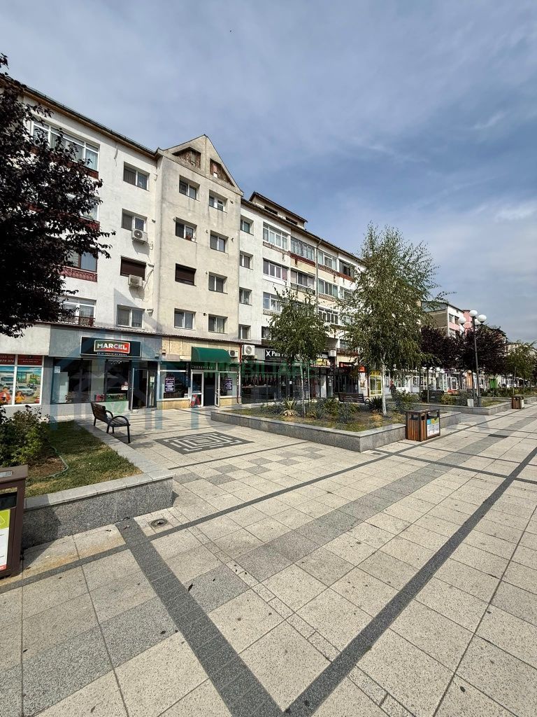 Spațiu comercial ultracentral de închiriat, Pașcani - Poză 5