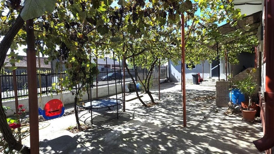 Castelu - Str. Florilor, casa din 2012, teren 737 mp si 106 mp utili - Poză 4