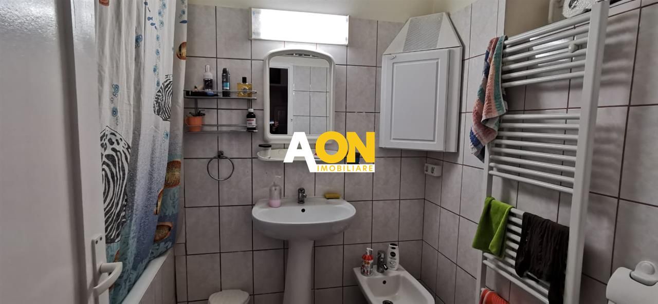 Casa in Centru zona linistita - Poză 4