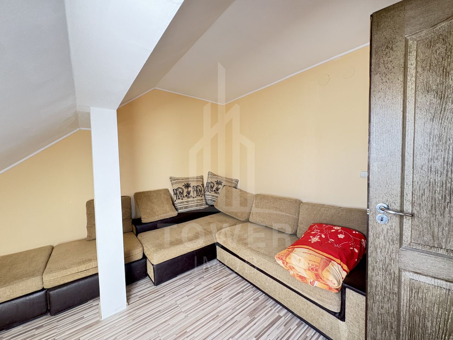 Apartament spațios la mansardă – 90 mp utili, preț excelent! Strada Negoveanu - Poză 6