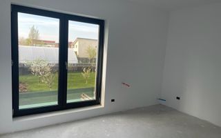 Vilă spațioasă Tunari | Curte mare | Complex închis - Poză 9