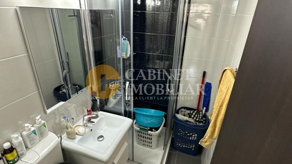 2 Camere Decomandat - Etaj 3 - Zona Alexandru Cel Bun - Poză 3