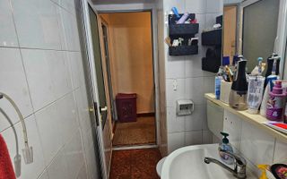 Apartament 2 camere – Central / Urlați – Etaj 2, balcon închis - Poză 9