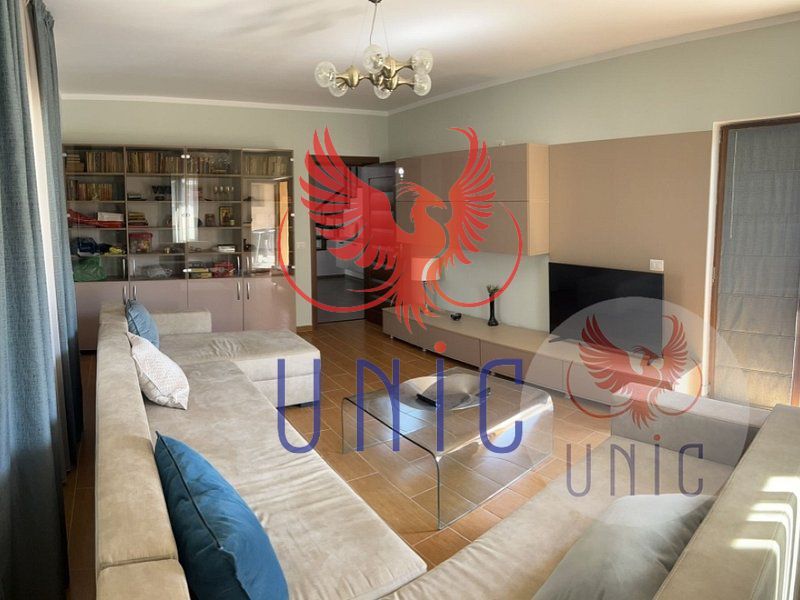 Casa, 4 camere, S+P+1E+M - Poză 4