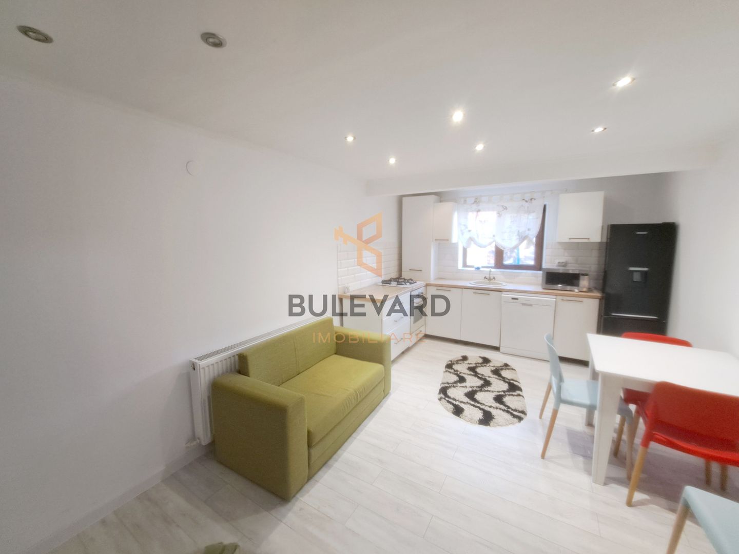 Apartament la casa, acces curte, cartier Zorilor. - Poză 1