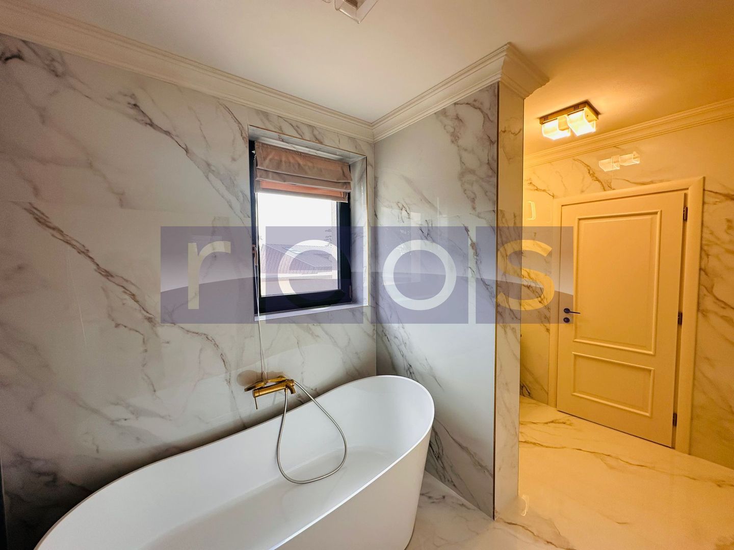 VILA DE LUX | BUFTEA LAC | 8 CAMERE - Poză 19