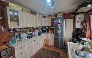 Casa la cheie / Zona Iazului, Floresti. - Poză 3