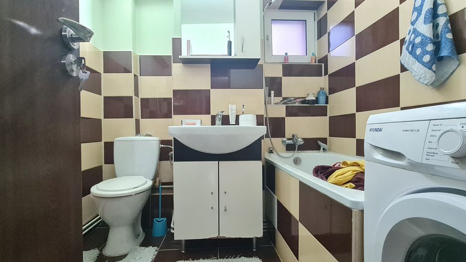 Apartament 2 camere decomandat insorit semimobilat Calea Bucuresti - Poză 6