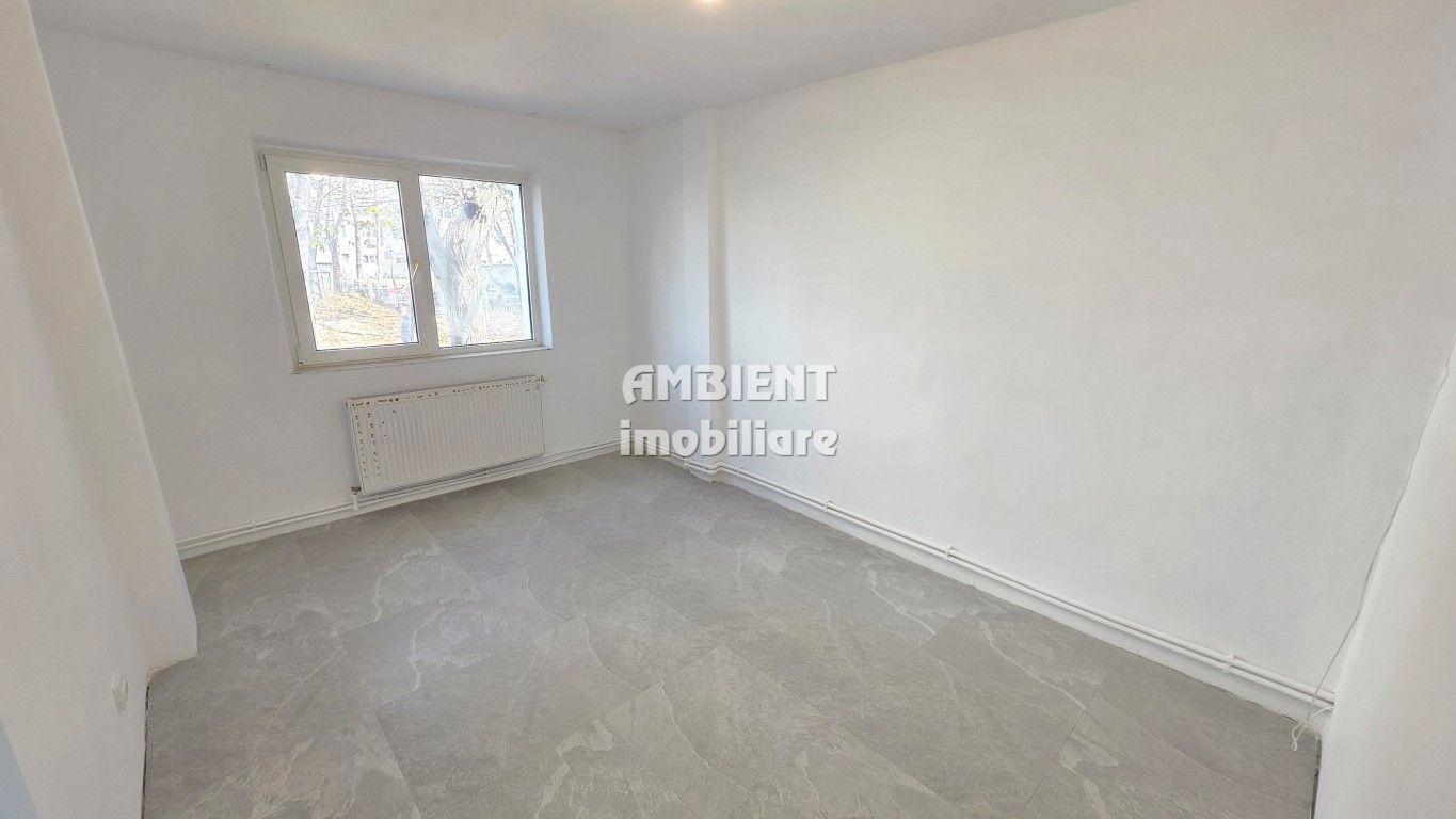 DE ÎNCHIRIAT - Spațiu birouri - Apartament cu 3 camere, parter, zona CENTRU; - Poză 9