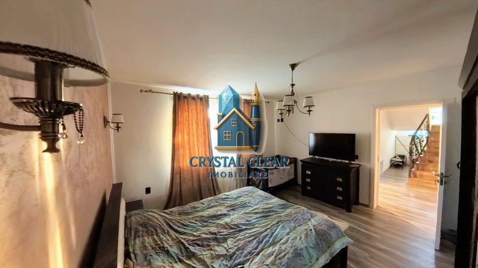 Casă 4 dormitoare și teren de 857 mp - zona Sântana de Mureș - Poză 2