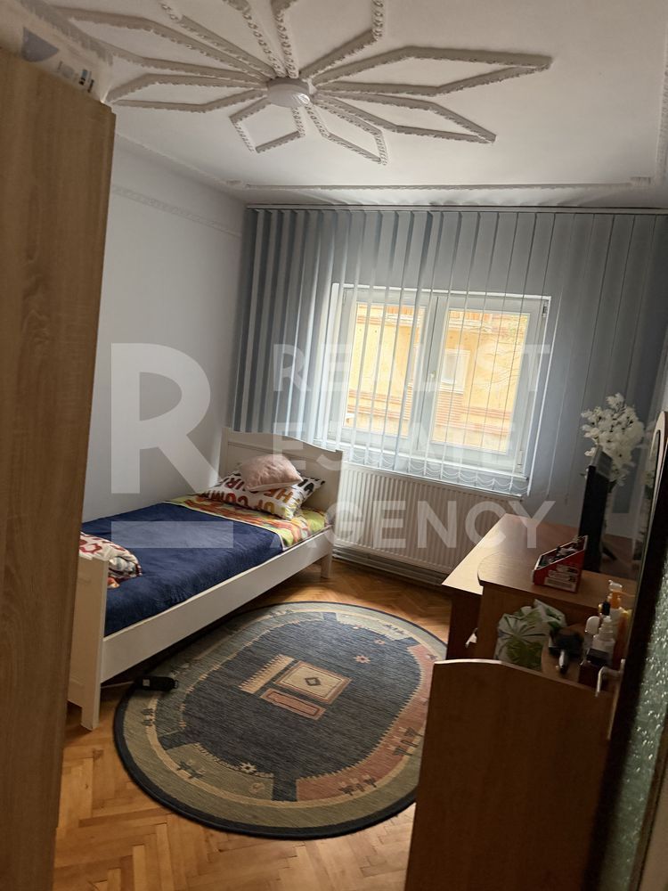 Apartament 3 camere, 82 mp, zona Lipovei, Strada Perlei - Poză 2