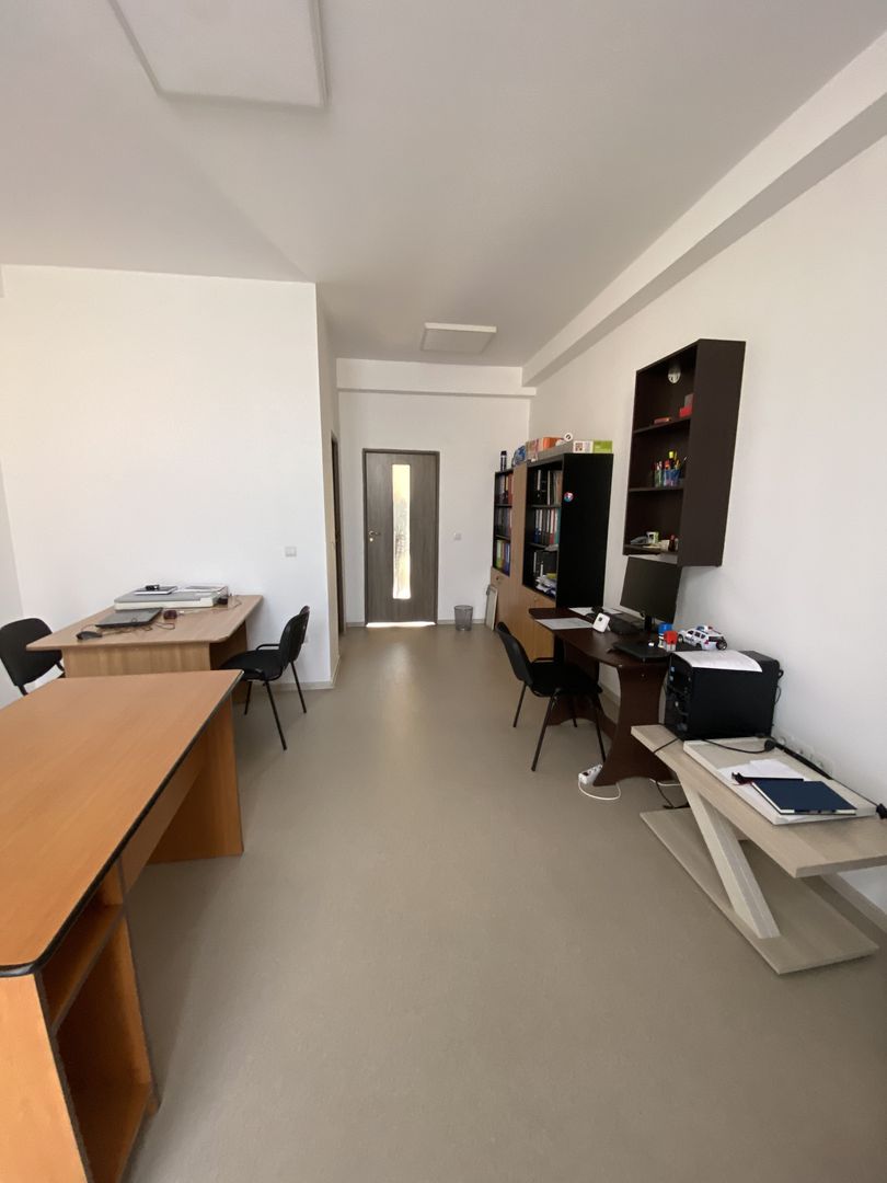 Spatiu birou - Poză 11