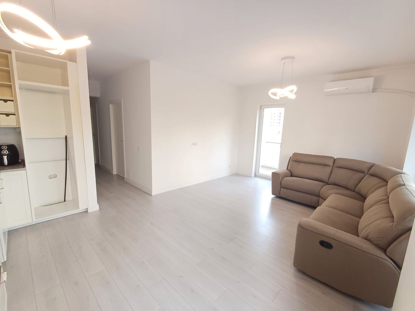 Apartament 3 camere Central District Fizicienilor Camil Ressu I.O.R. - Poză 2