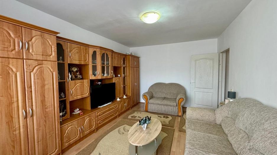 Decomandat, 2 bai, balcon, pivnita, Ungheni, Mures - Poză 9
