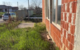 Casă spațioasă cu teren 806 mp - Poză 18