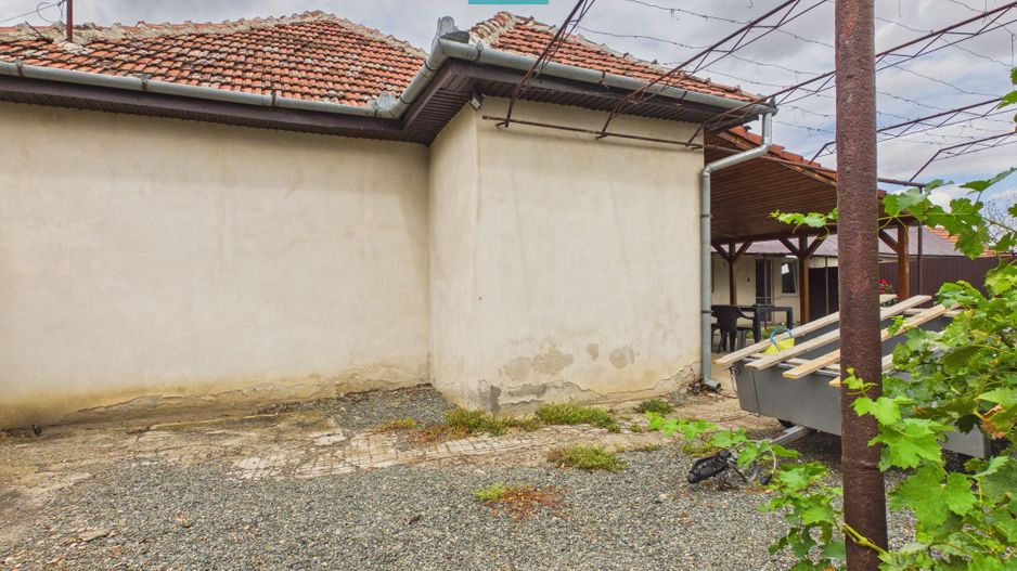 Casă solidă în Curtici cu teren de 1166 mp - Poză 25