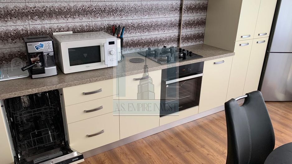 De vanzare apartament 3 camere/ zona Tractorul - Poză 7