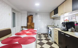 Casă individuală, vedere către Bucegi, la 300 m de Centru, Gară sau Cantacuzino - Poză 12